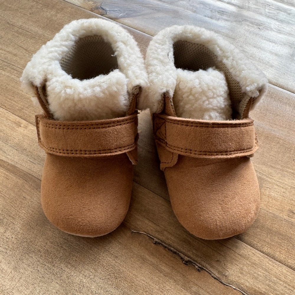 Stride Rite booties Cozy Tan Surprize